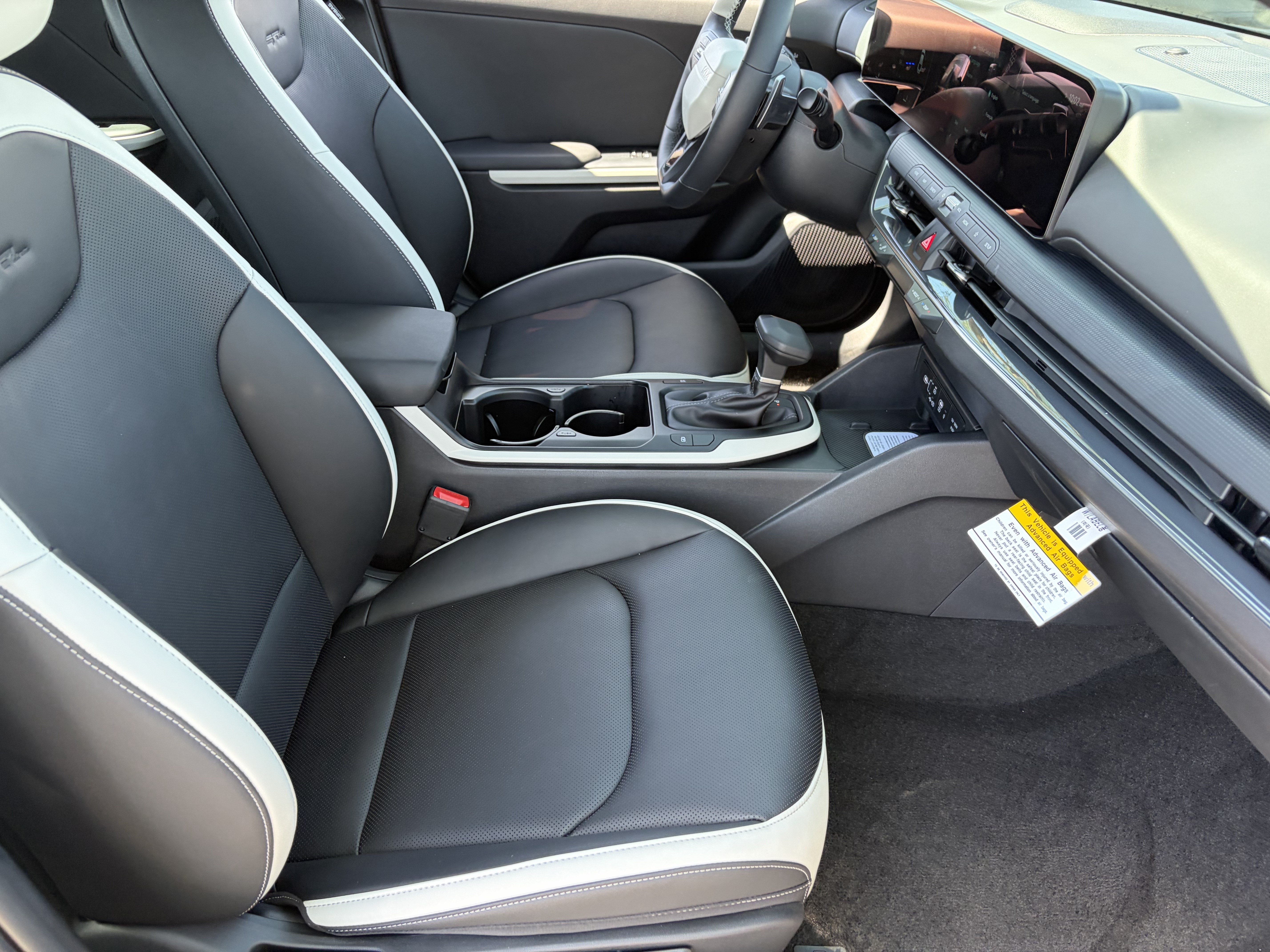 New 2026 Interstellar Gray Kia GT-Line image 9
