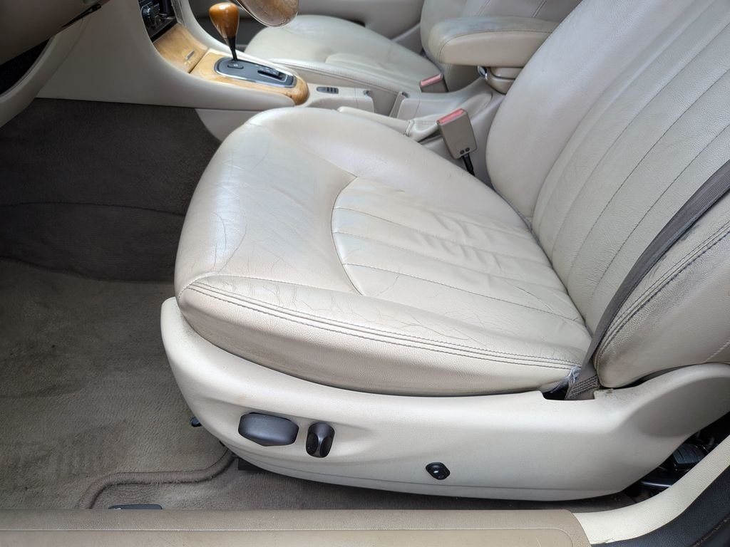 Used 2003 Gold Jaguar 3.0 image 16