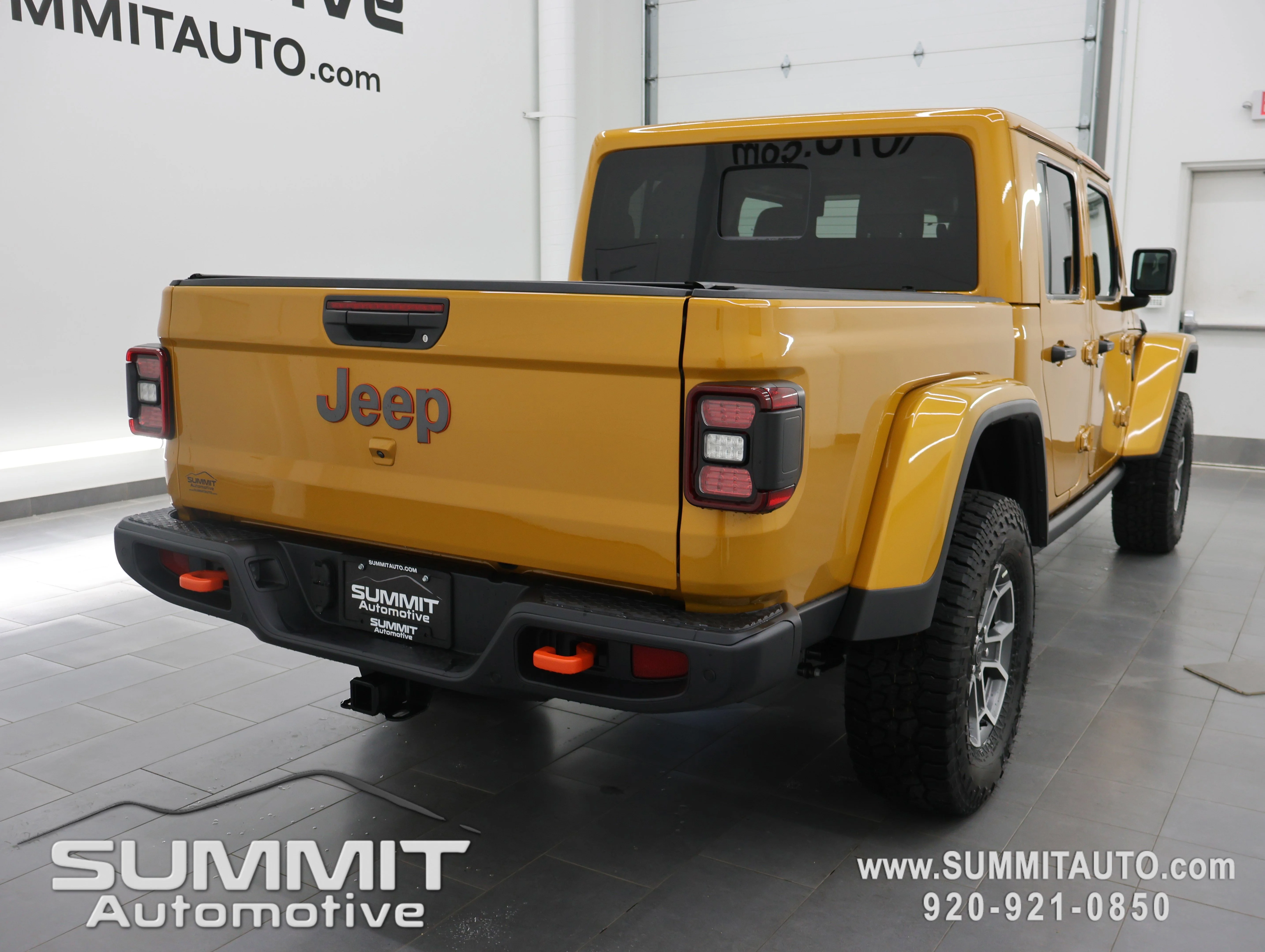 New 2026 Goldilocks Exterior Paint Jeep Mojave image 4