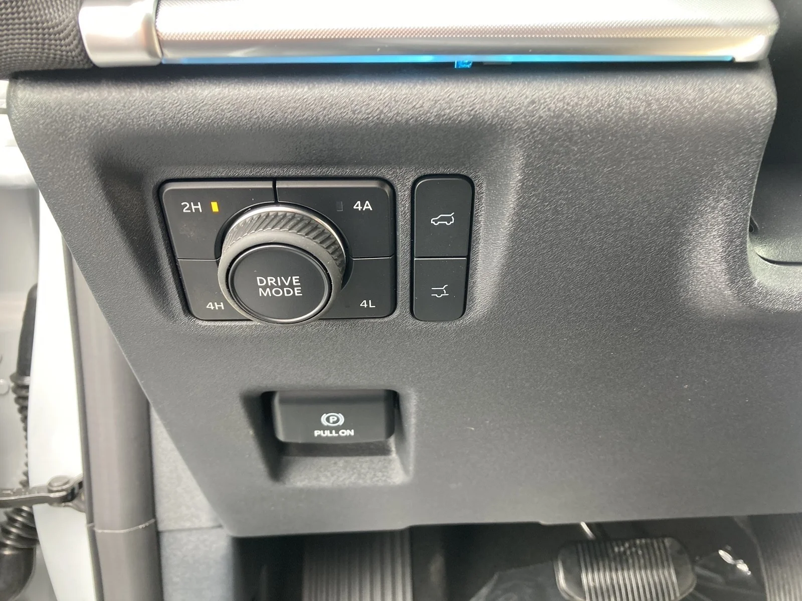 New 2026 Space Silver Metallic Ford MAX Platinum® image 27