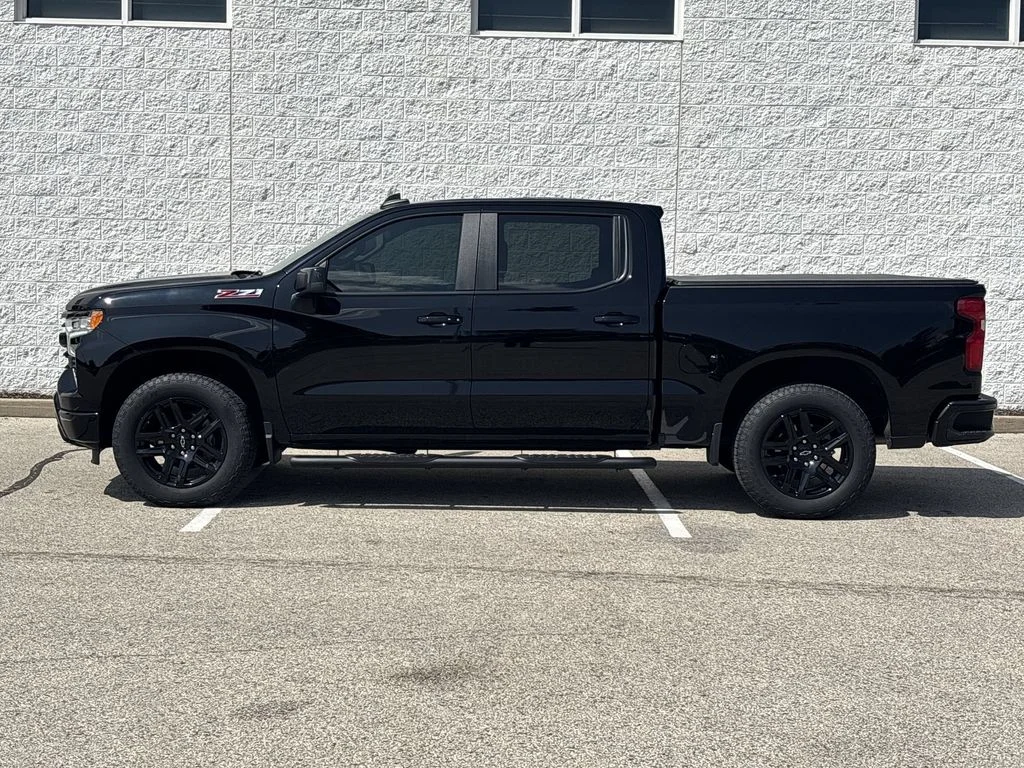 Used 2024 Black Chevrolet RST image 10