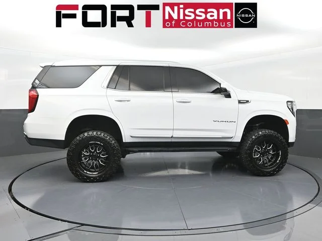 Used 2023 White GMC SLT image 8