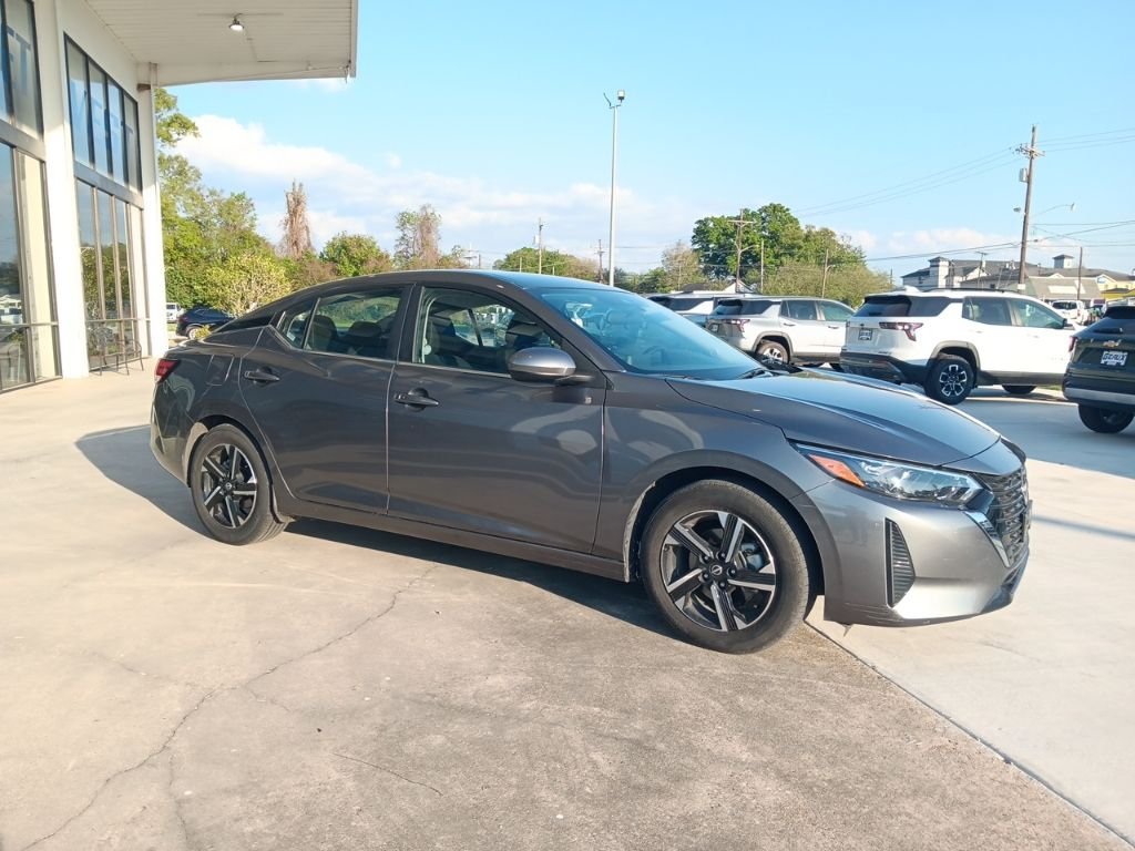 Used 2025 Gray Nissan SV image 9