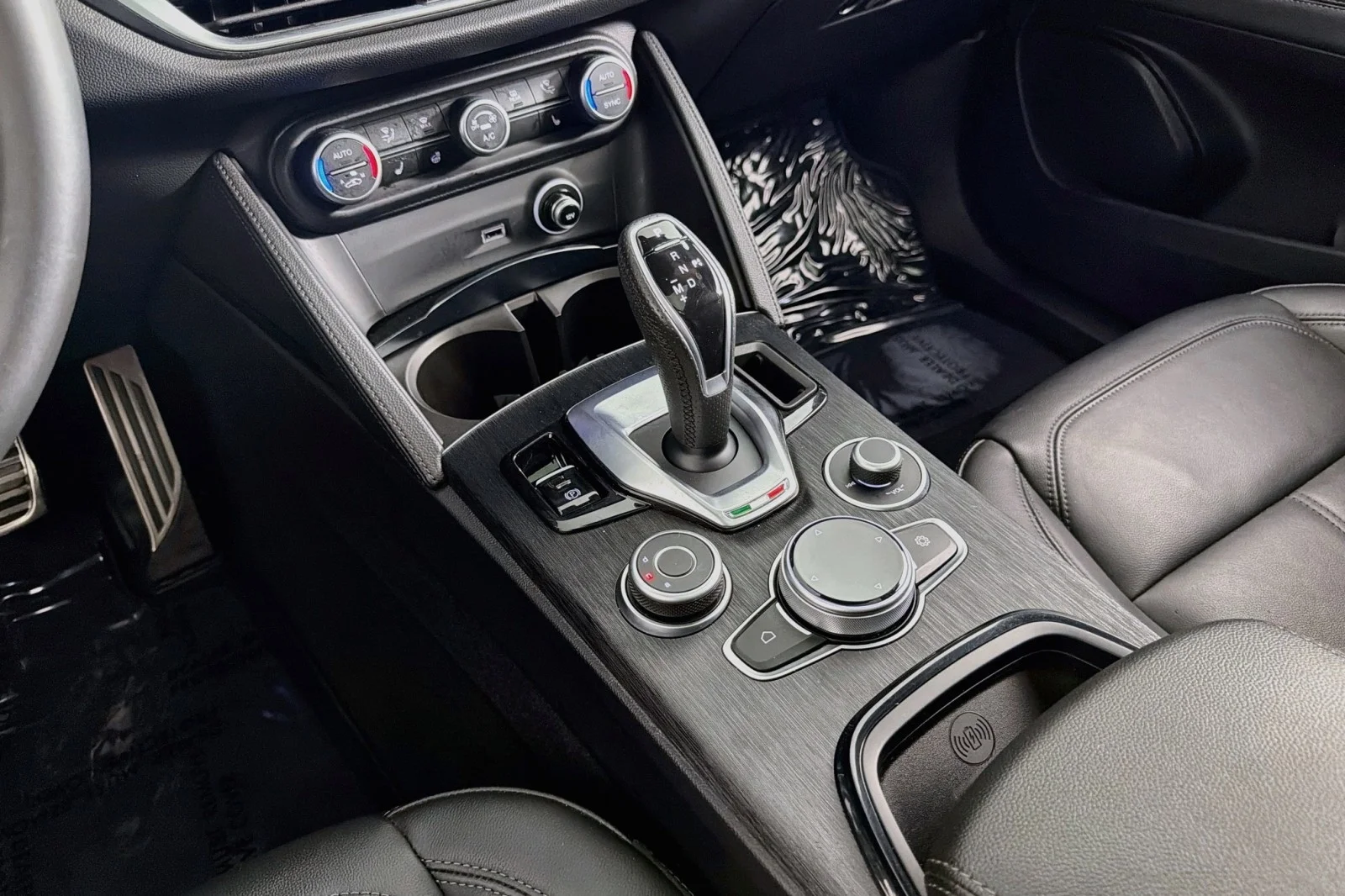Used 2024 Moonlight Gray Metallic Alfa Romeo Sprint image 6