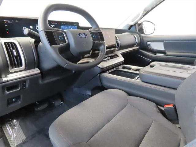 2025 Ford Expedition Active - Photo 8