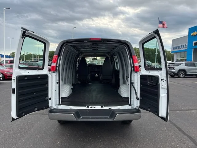 New 2026 Summit White GMC Work Van image 20