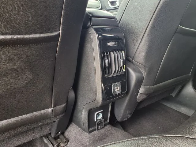 Used 2025 Silver Jeep Latitude image 30