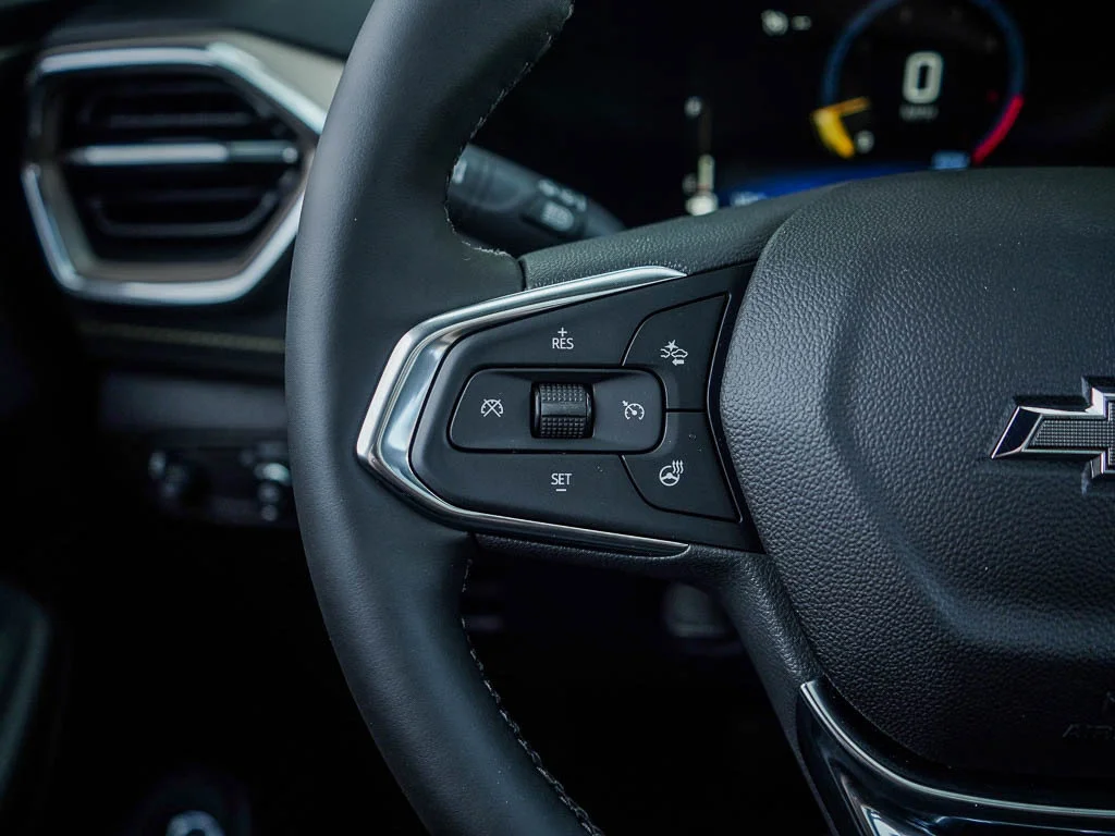 New 2026 Mosaic Black Metallic Chevrolet ACTIV image 20