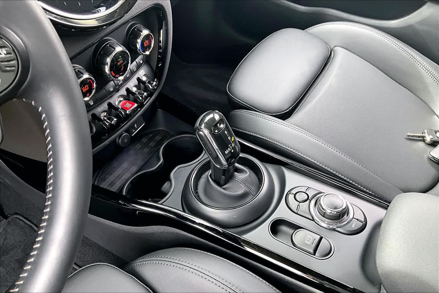 Used 2023 Melting Silver III Metallic MINI Cooper S image 13