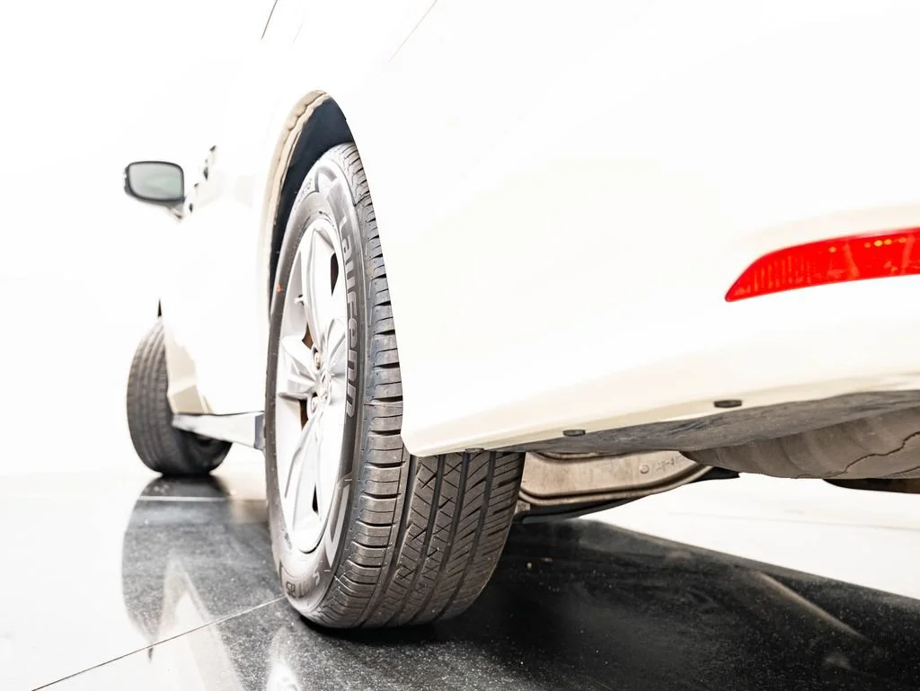 Used 2019 White Honda EX-L image 55
