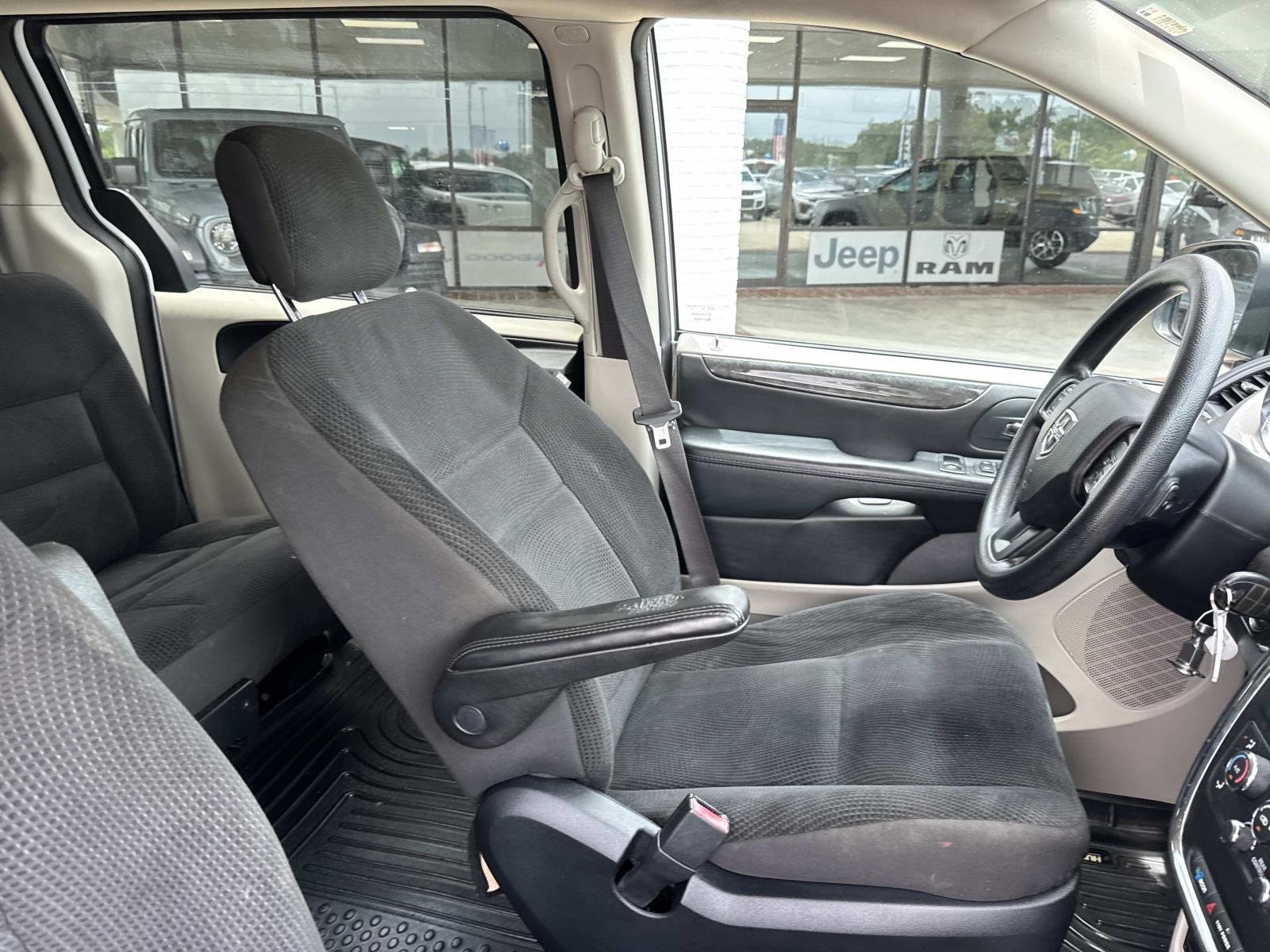 Used 2020 White Dodge SE image 10