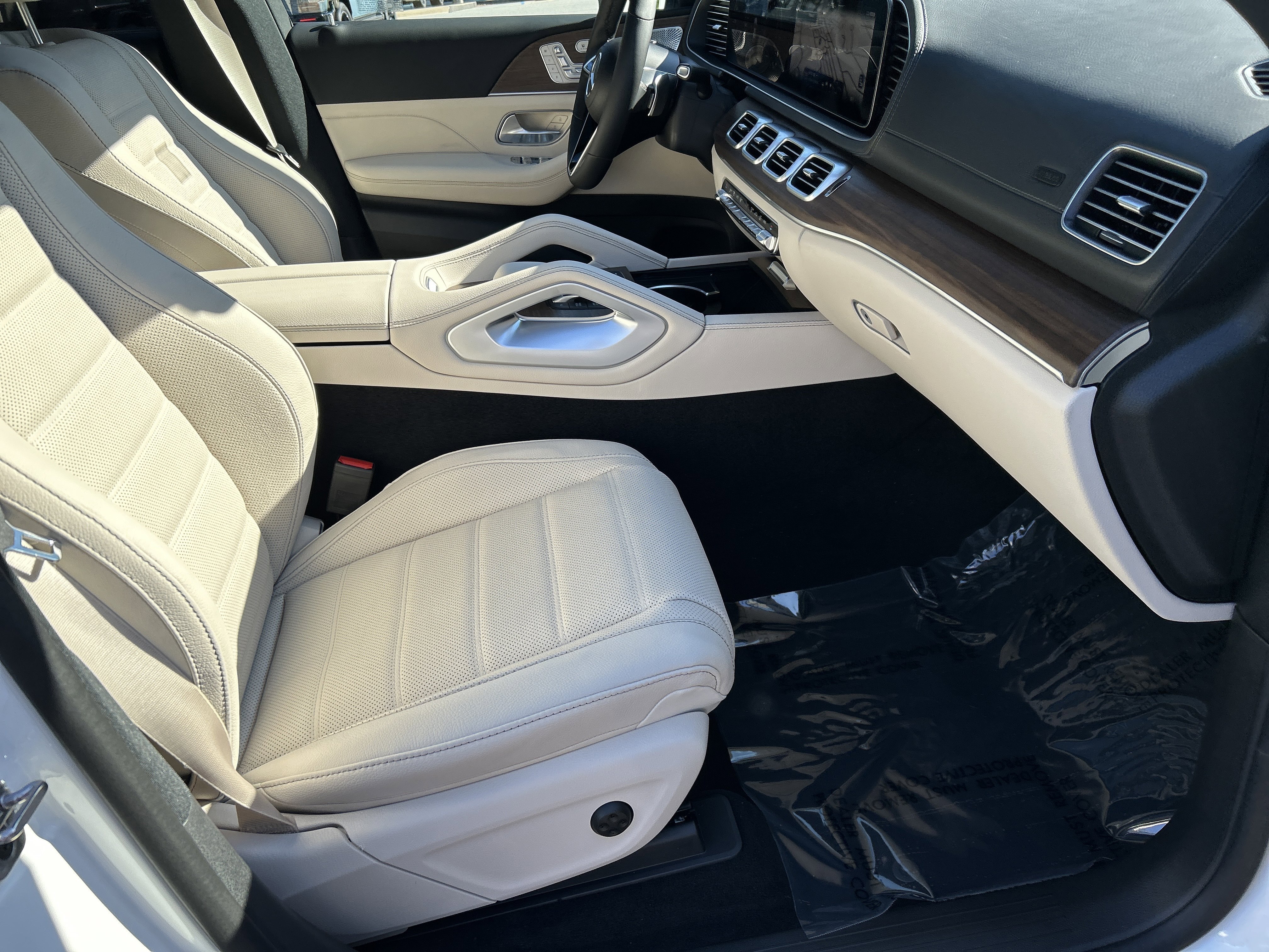 New 2026 Polar White Mercedes-Benz GLE 450 4MATIC® Coupe image 43