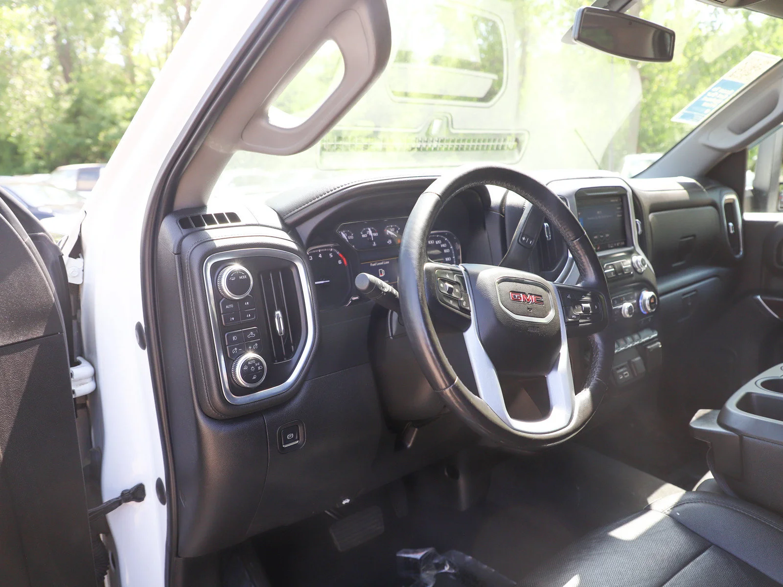 Used 2022 Summit White GMC SLT image 24