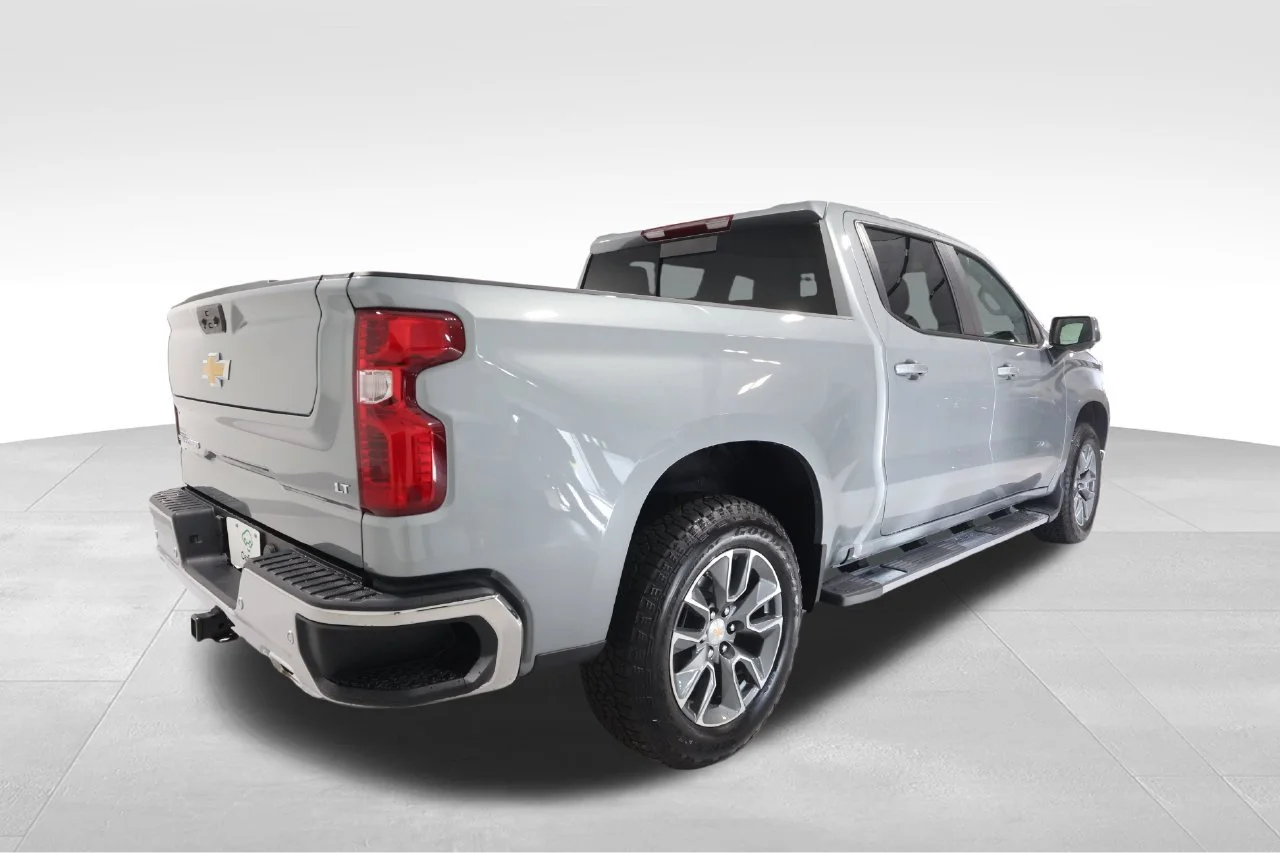 Used 2026 Sterling Gray Metallic Chevrolet LT image 4