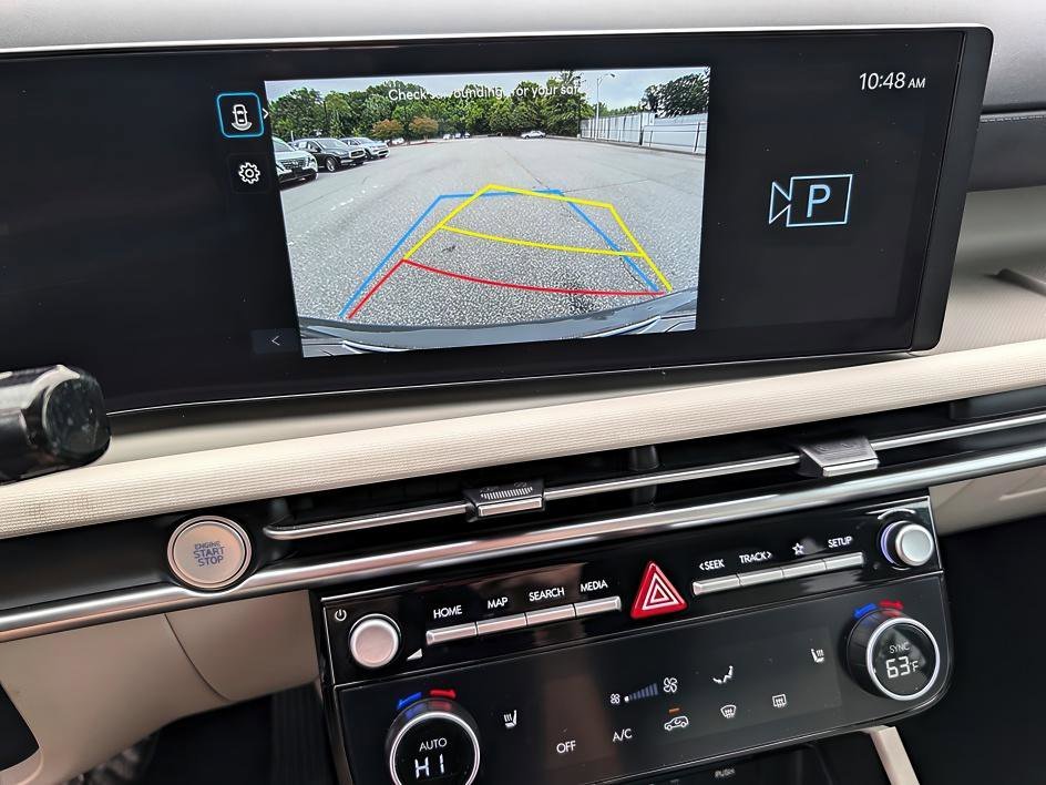 Used 2025 Hampton Gray Hyundai SEL image 23