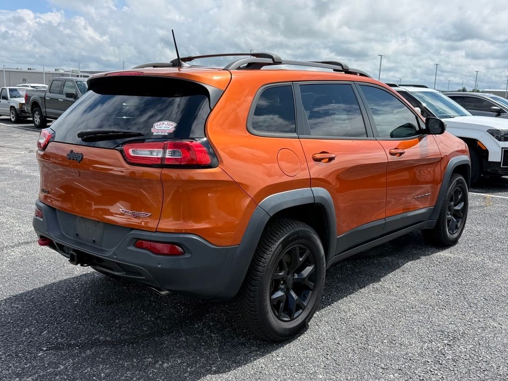 Used 2016 Orange Jeep Trailhawk image 18