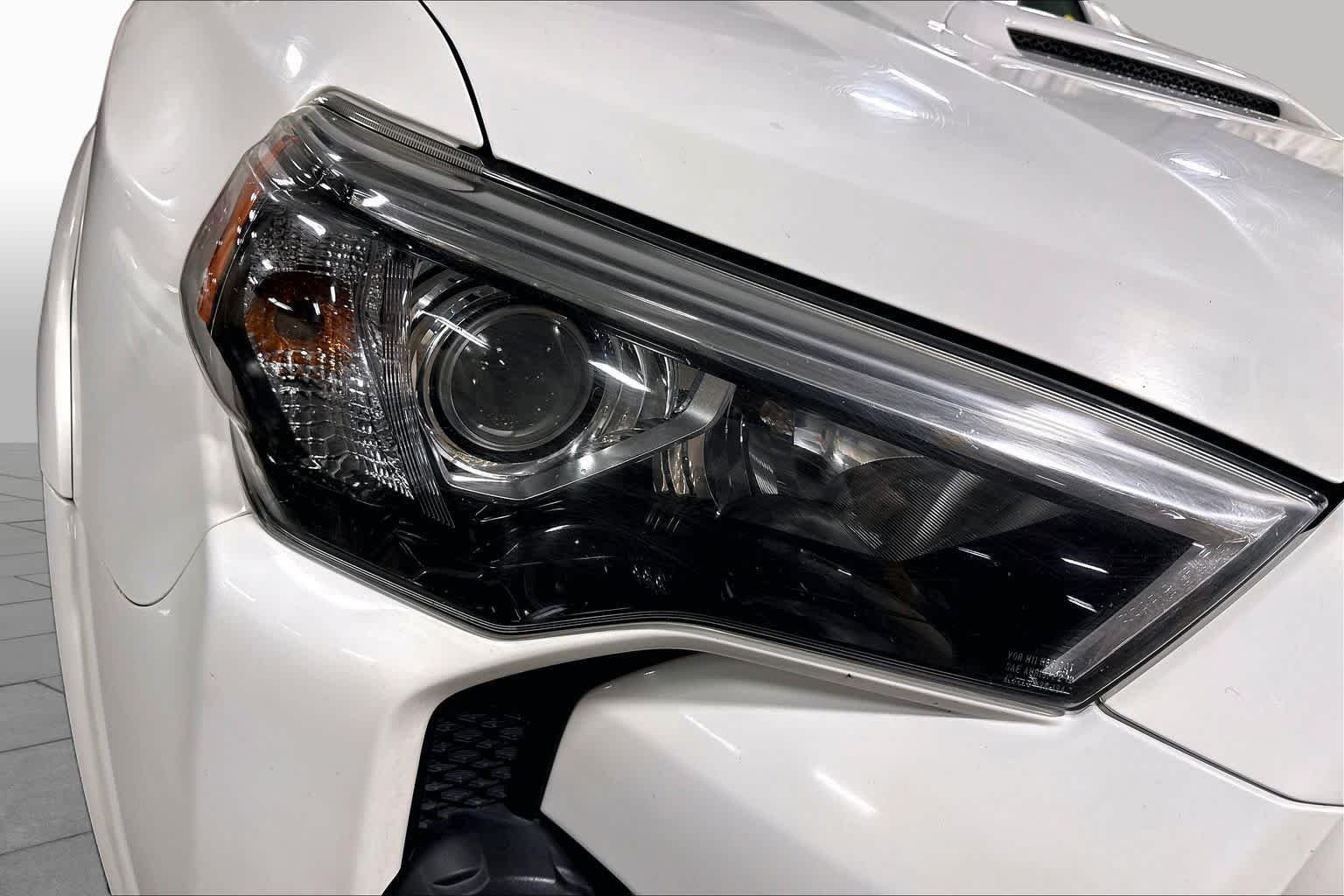 Used 2019 Super White Toyota TRD Off Road image 28