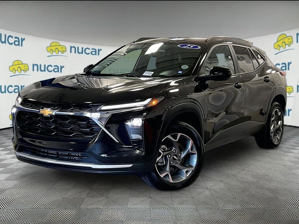 Used 2025 Black Chevrolet LT image 3