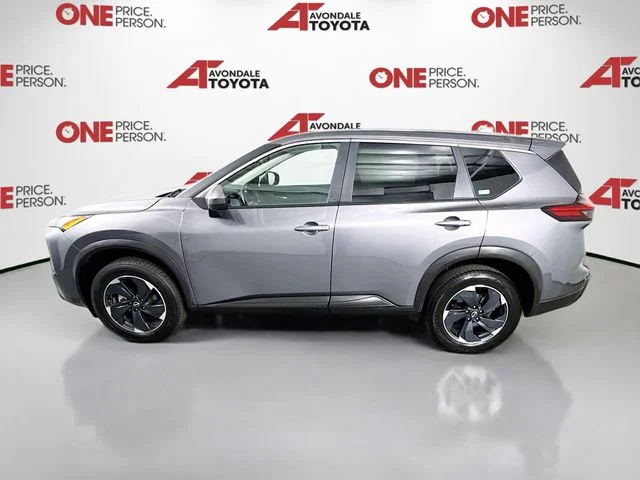 Used 2025 Gray Nissan SV image 4