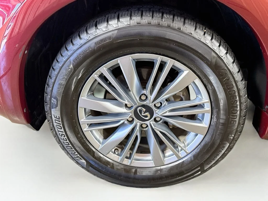 Certified Used 2022 Red INFINITI LUXE image 44