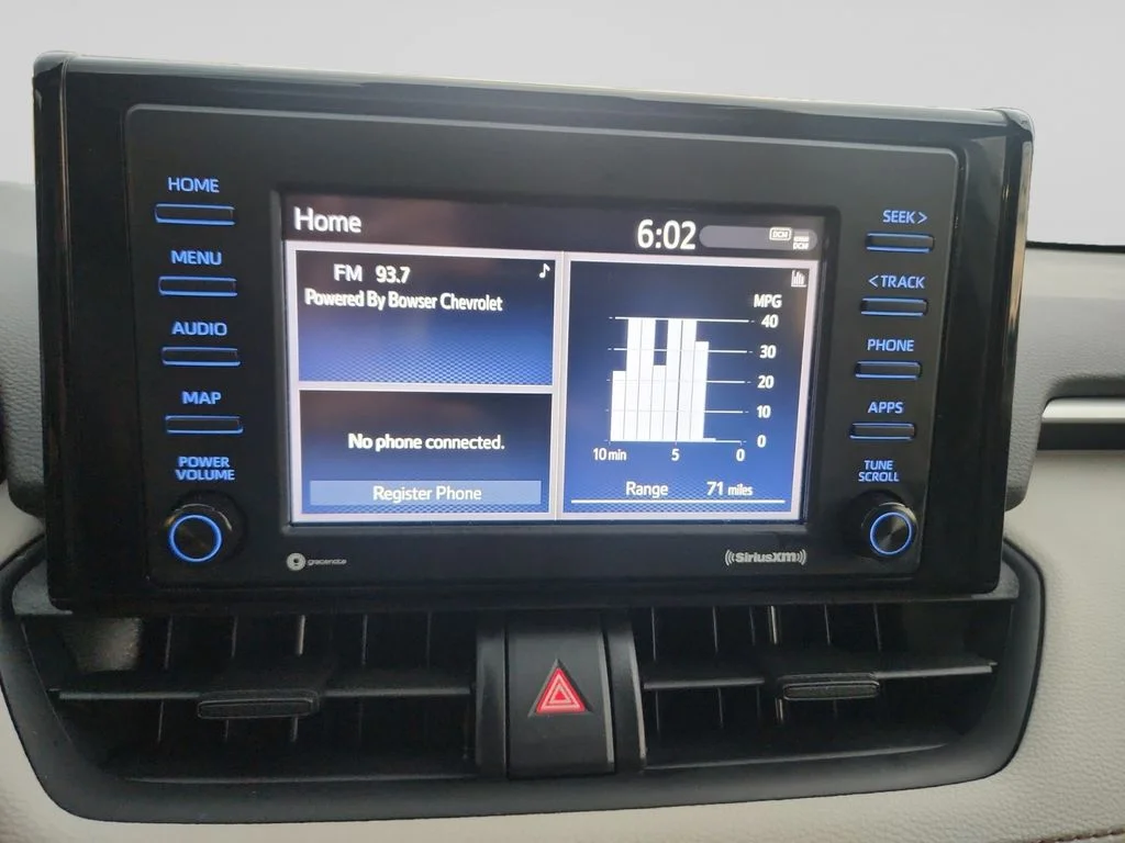 Used 2022 Silver Toyota XLE image 21