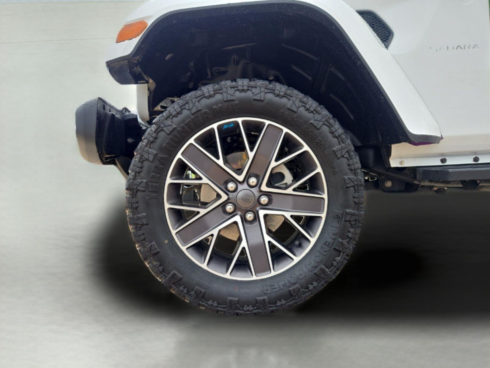 Used 2023 Bright White Clearcoat Jeep Sahara image 11