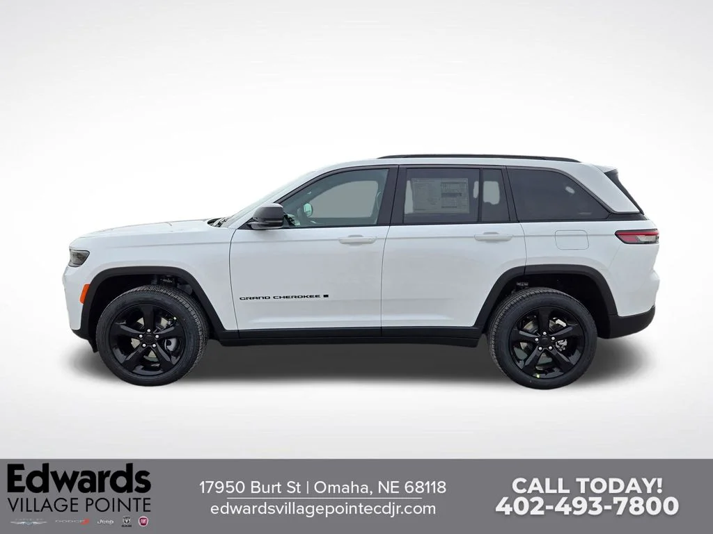New 2026 Bright White Clear-Coat Exterior Paint Jeep Limited image 6