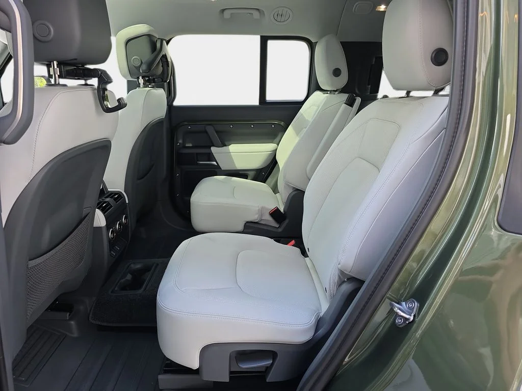 New 2026 Woolstone Green LAND ROVER X-Dynamic SE image 14
