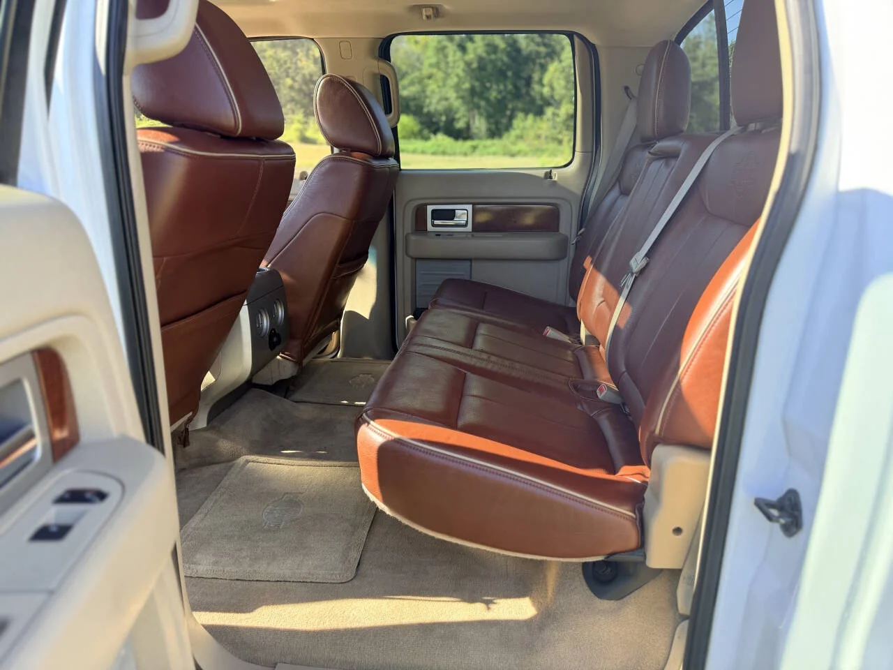 Used 2010 White Ford King Ranch 4x2 4dr SuperCrew Styleside 5.5 ft. SB image 16
