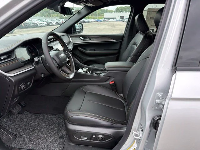 New 2026 Silver Jeep  image 12