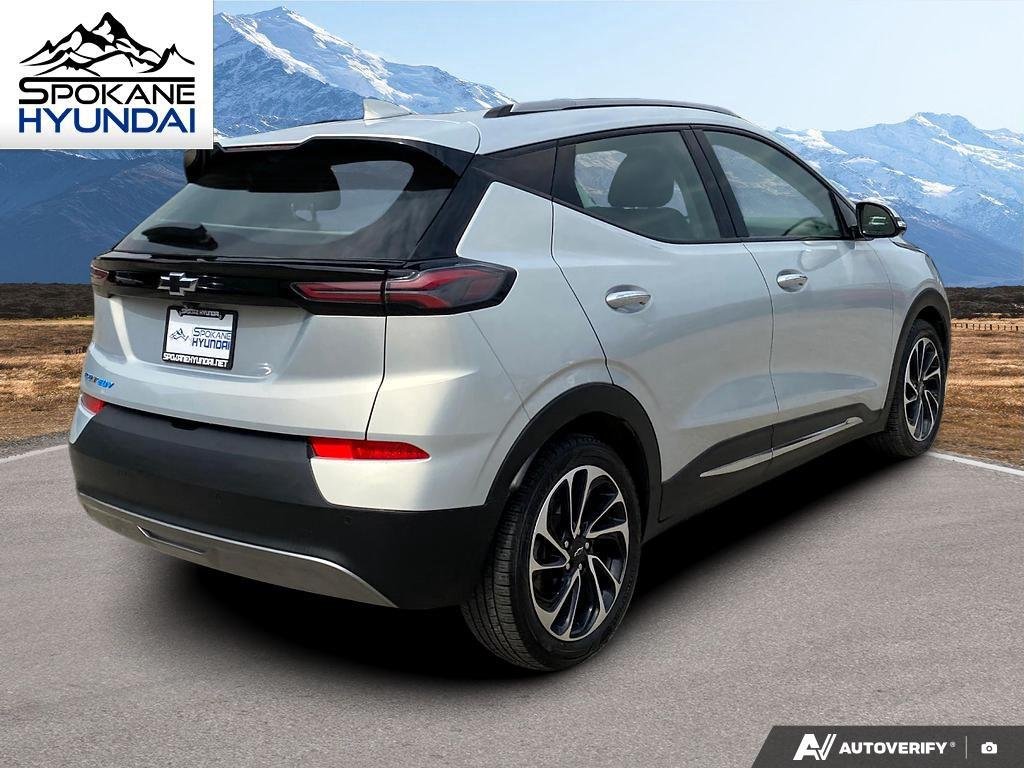 Used 2022 Silver Flare Metallic Chevrolet Premier image 5