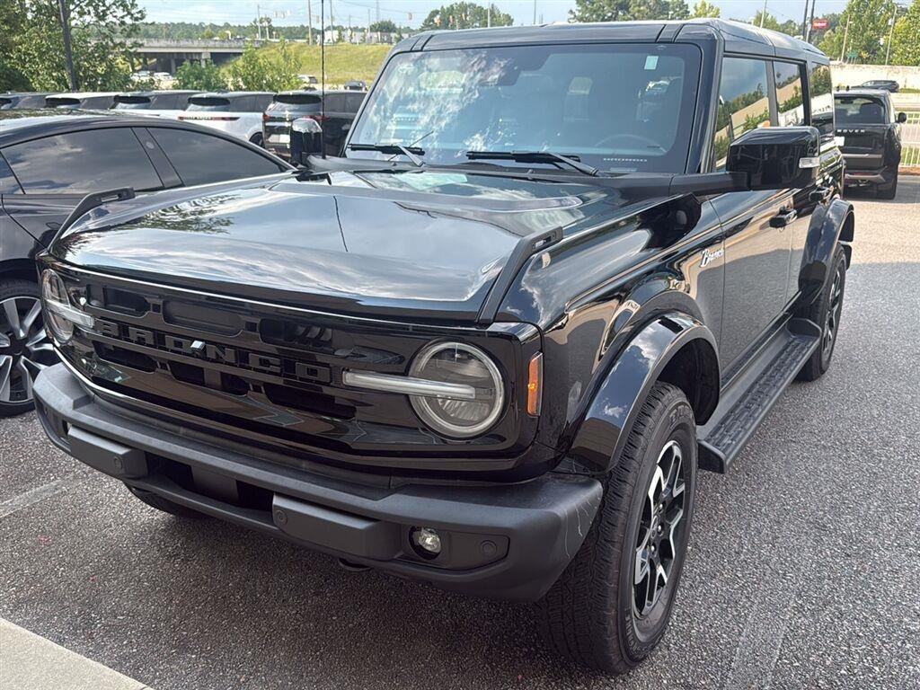 Used 2025 Shadow Black Ford Outer Banks image 4