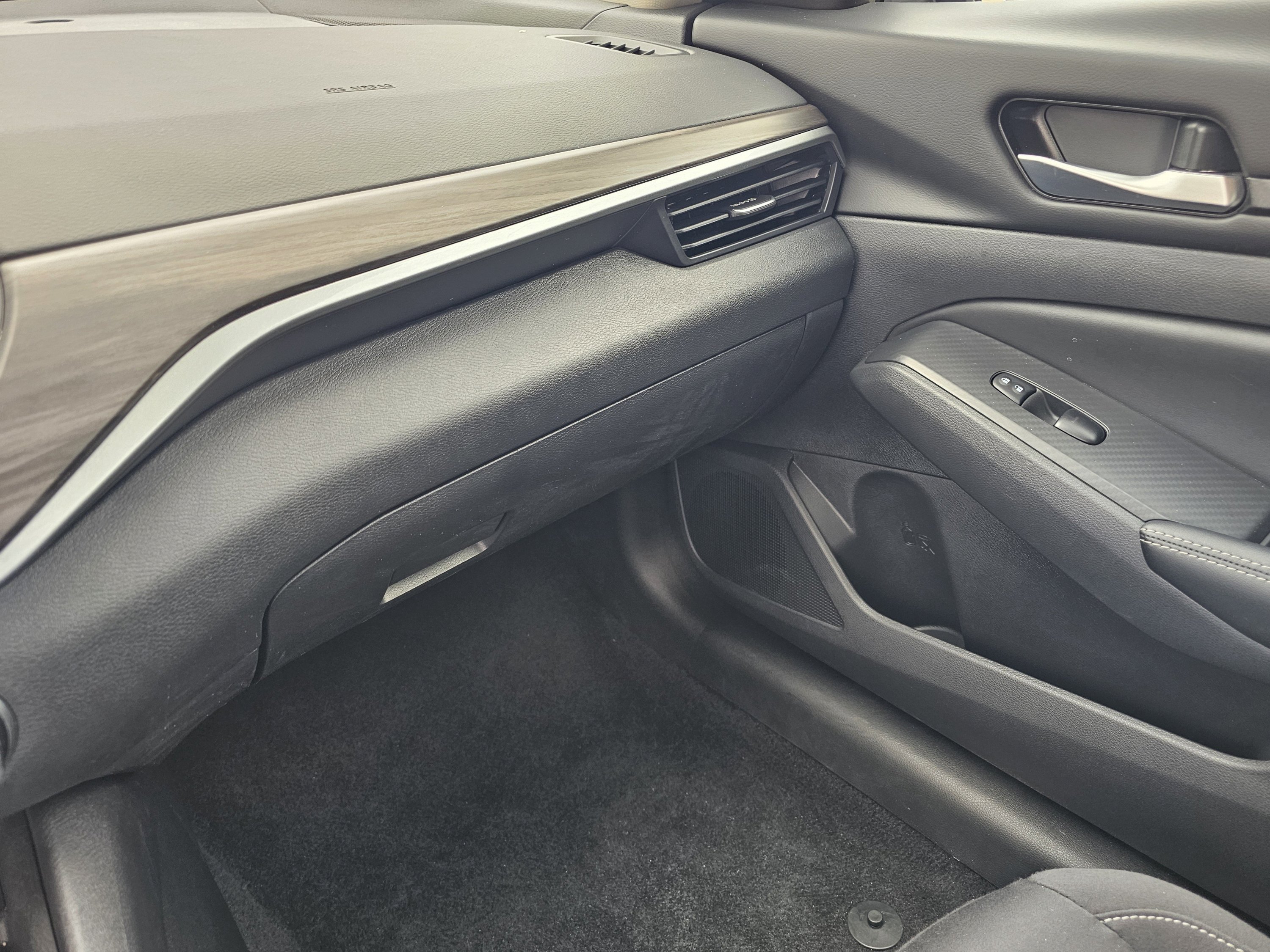 2025 Nissan Altima SV - Photo 23