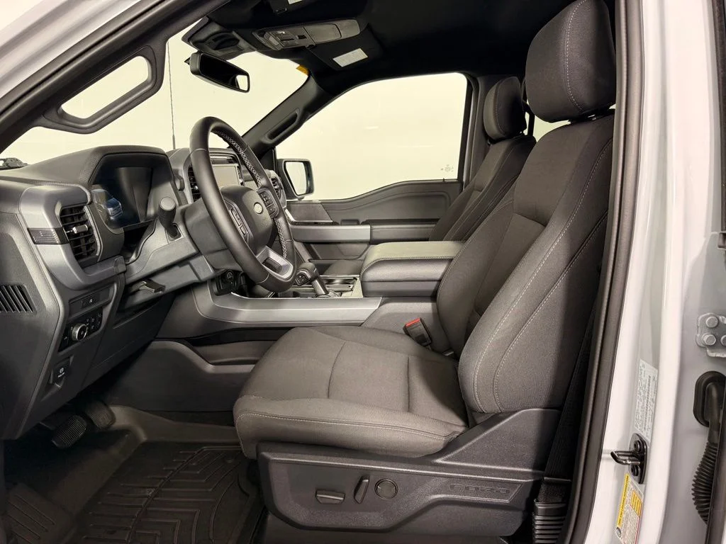 Used 2025 White Ford XLT image 16