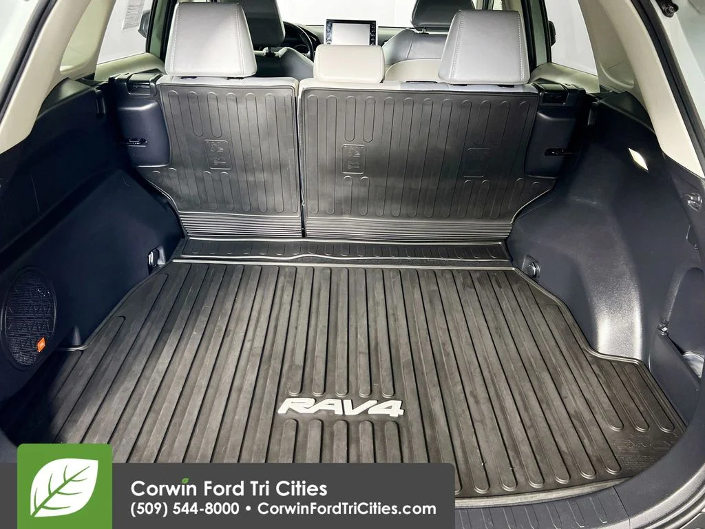 Used 2022 Gray Toyota XLE Premium image 15