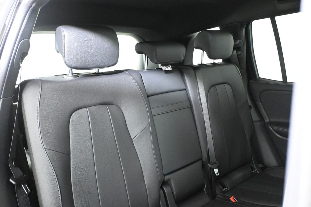 Used 2026 Night Black Mercedes-Benz GLB 250 image 34