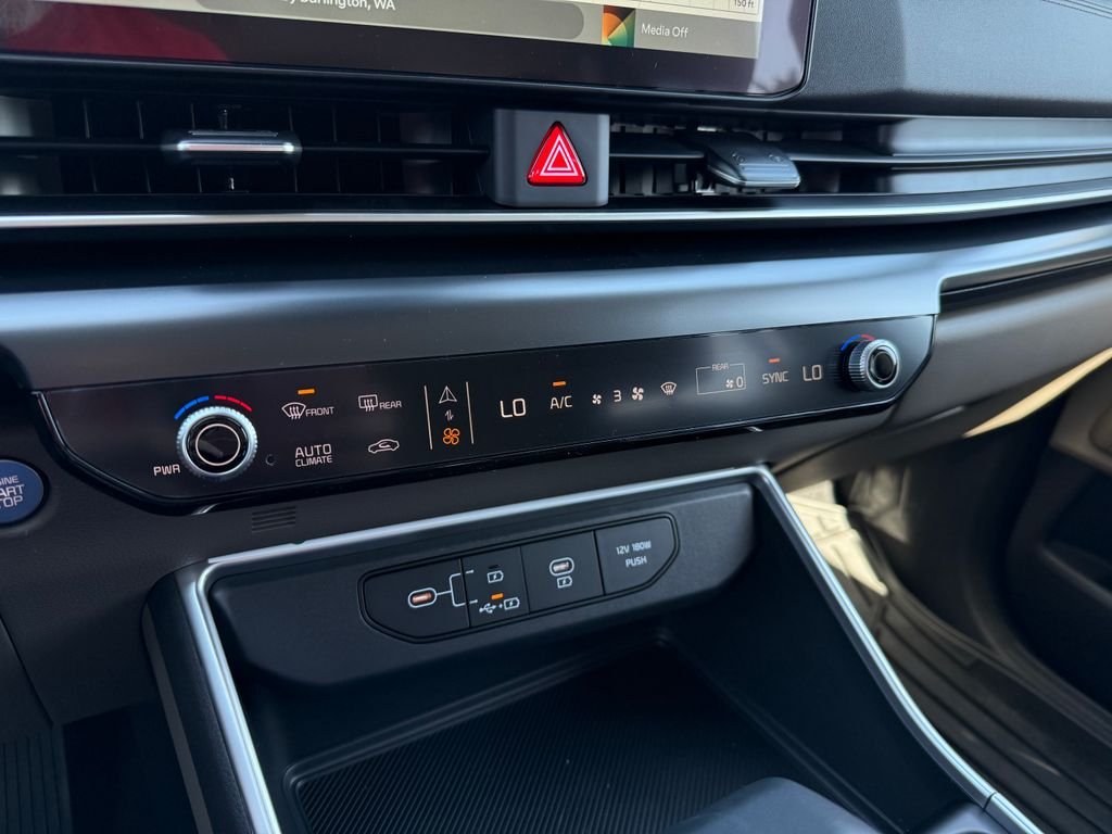New 2026 Snow White Pearl Kia LXS image 28