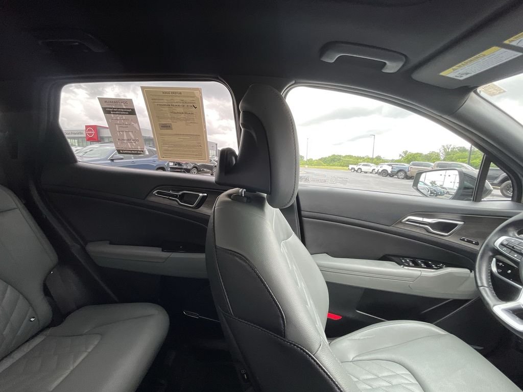 Used 2024 Green Kia X-Pro Prestige image 13