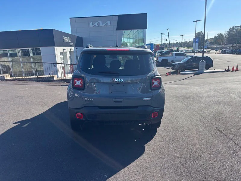 Used 2020 Gray Jeep Latitude image 7