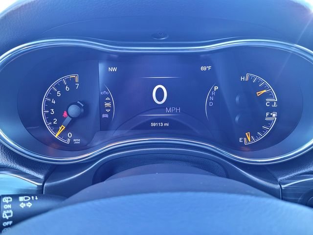 Used 2019 Silver Jeep Altitude image 21