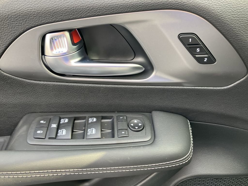 2026 Chrysler Pacifica Select - Photo 23