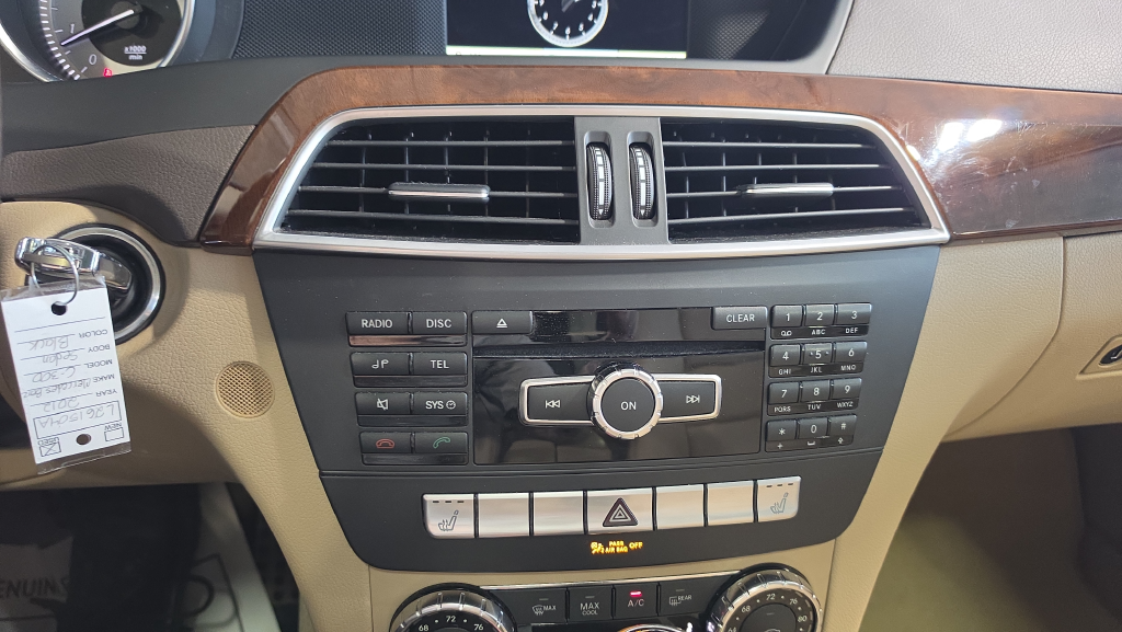 Used 2012  Mercedes-Benz C 300 image 28