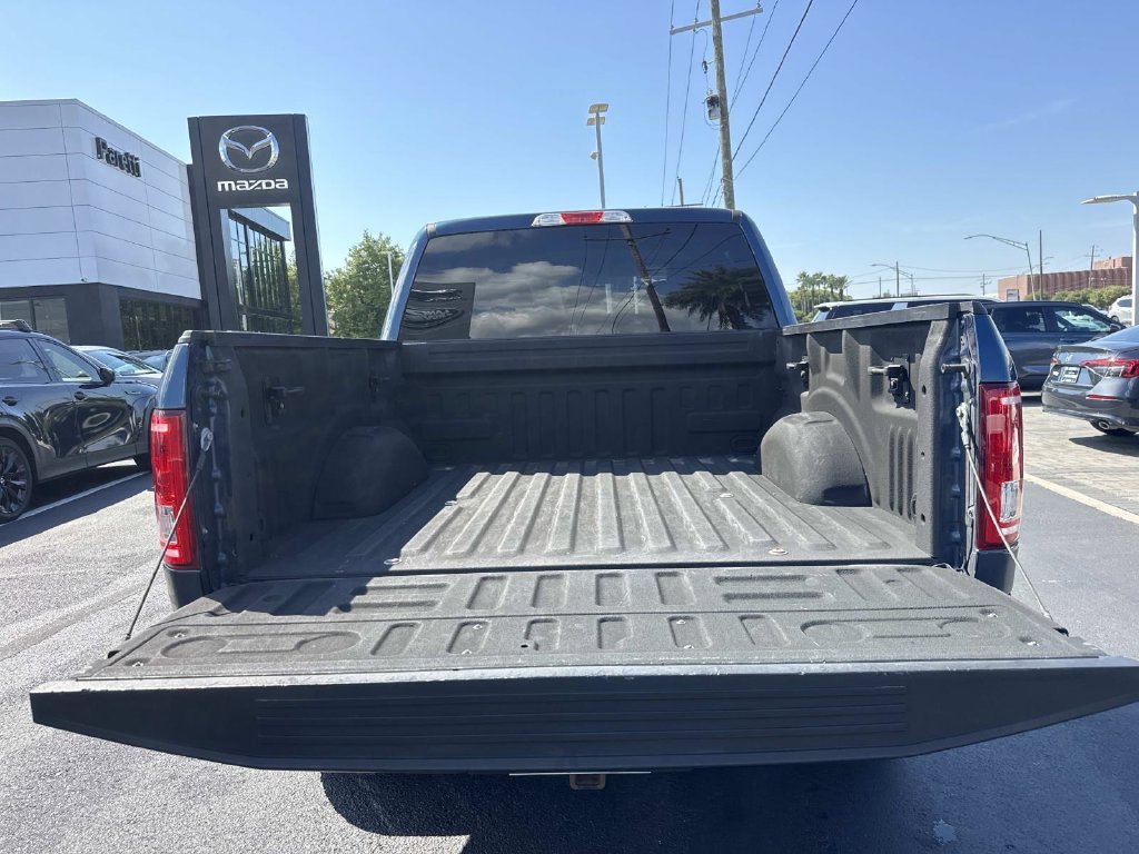 Used 2017 Blue Ford XLT image 8