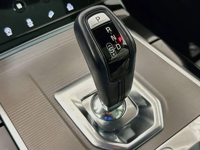 Used 2020 Fuji White Land Rover S image 18