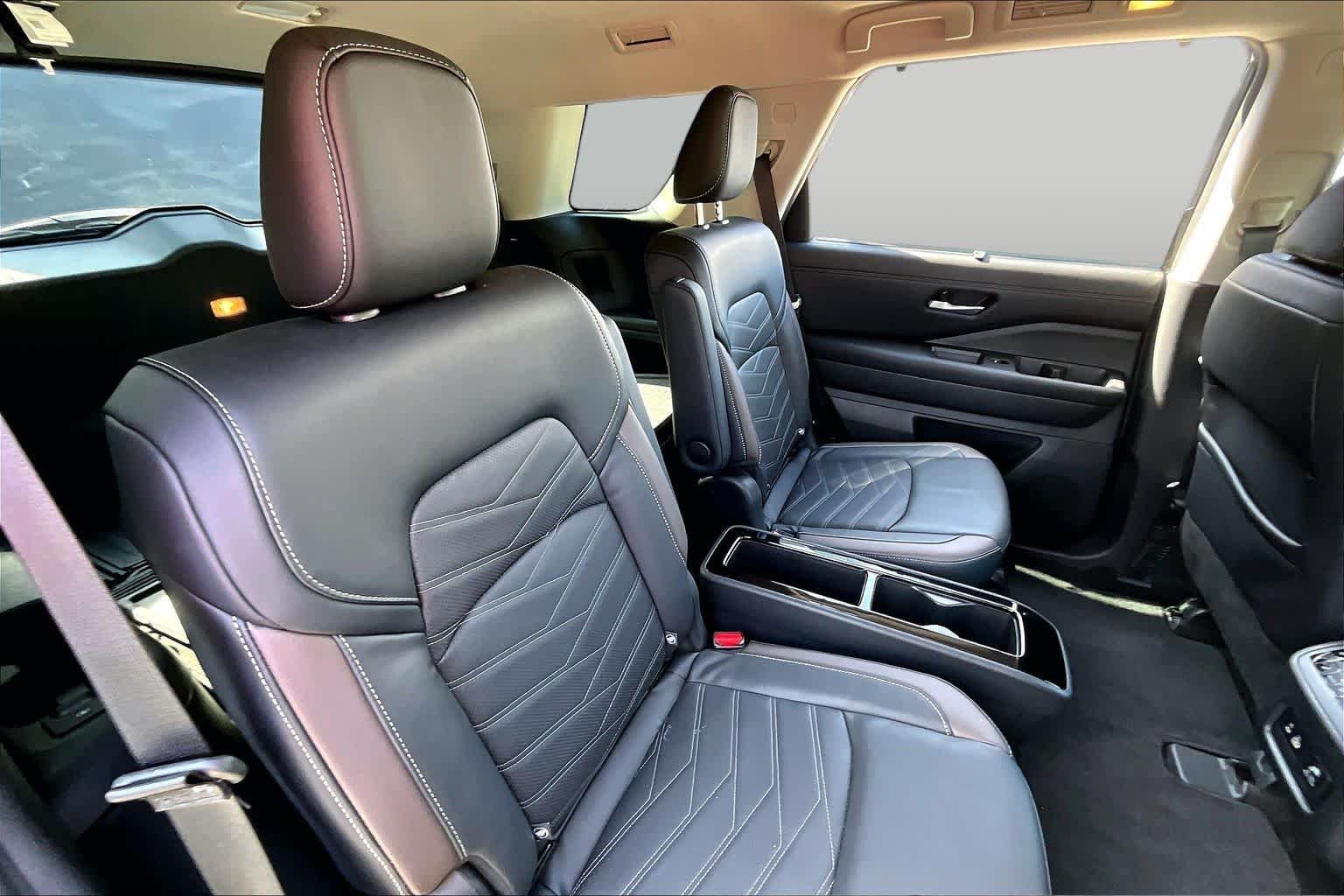 Used 2024 Super Black Nissan Platinum image 18