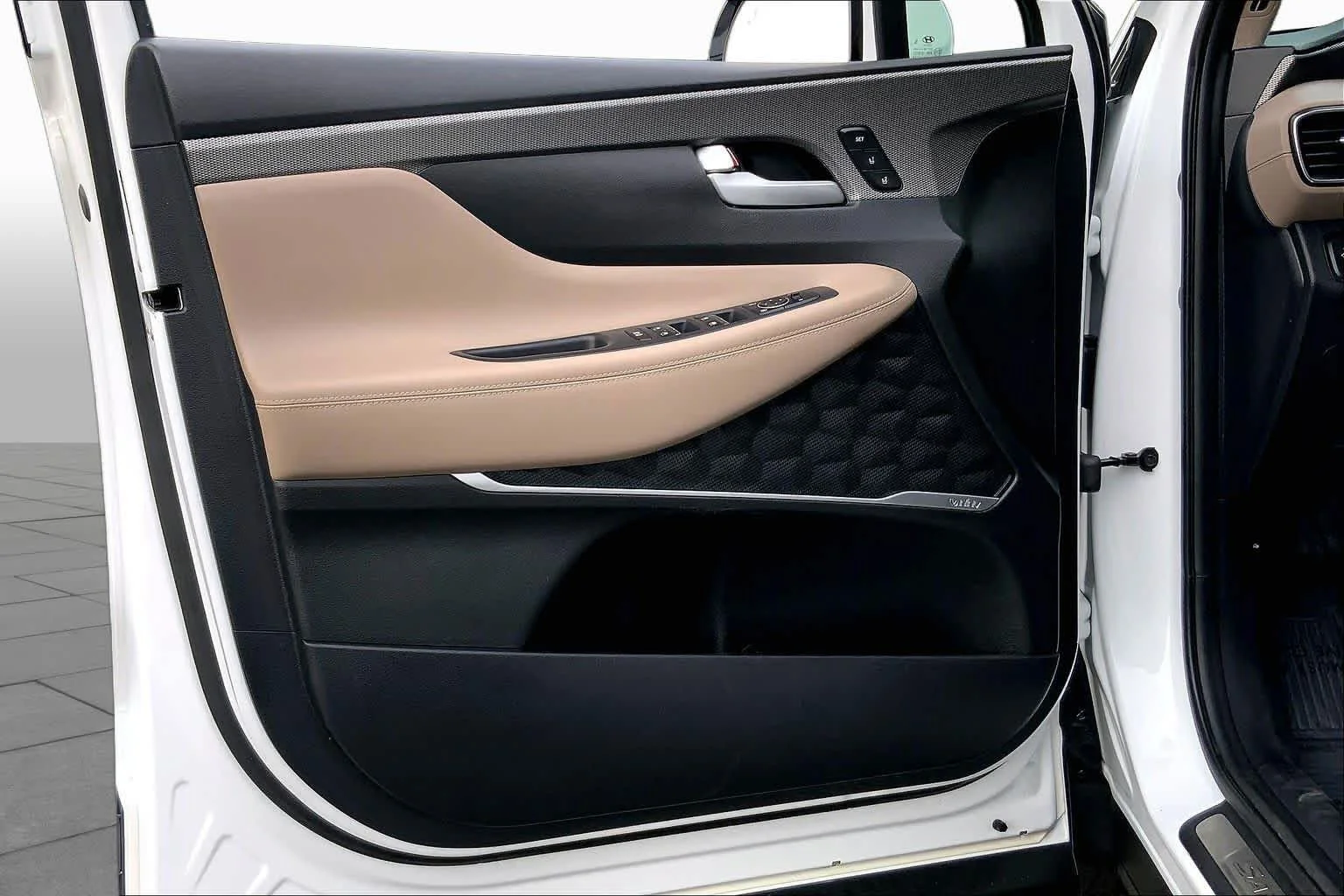 Used 2019 Quartz White Hyundai Ultimate image 22