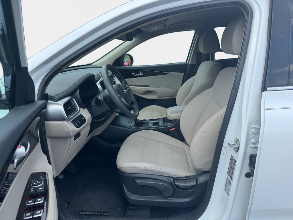 Used 2019 Snow White Pearl Kia LX image 12