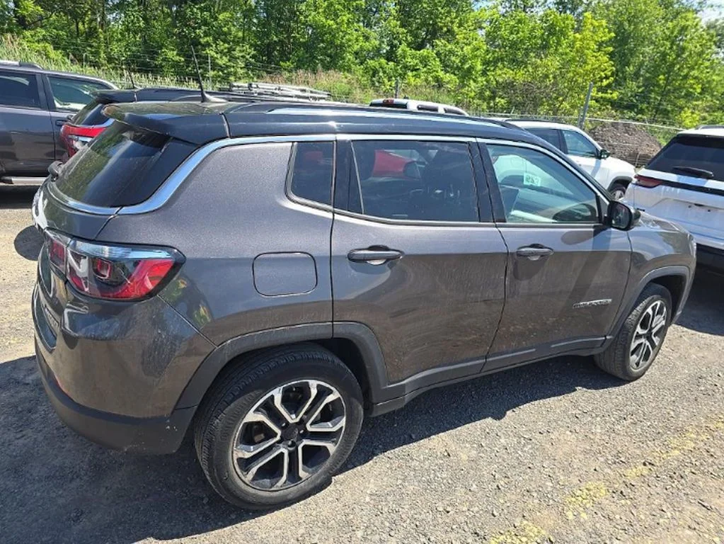 Used 2022 Gray Jeep Limited image 4