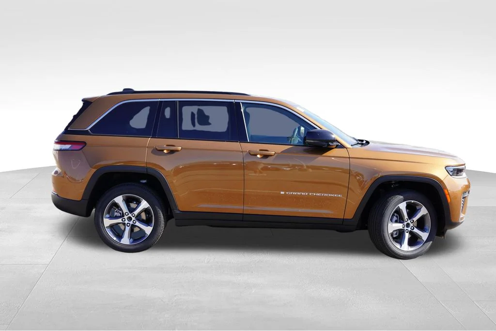 New 2026 Copper Shino Metallic Clearcoat Jeep Limited image 2