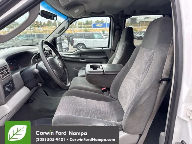 Used 2003 White Ford  image 11